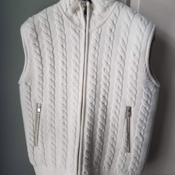 Mens cable-knit vest with fur lining inside - Picture 2 of 3